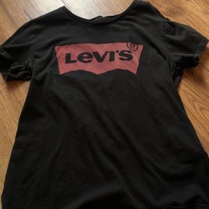 Levi’s t-shirt